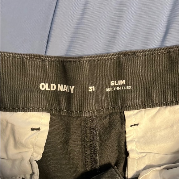 Old Navy 5'' Shorts - Picture 2 of 3